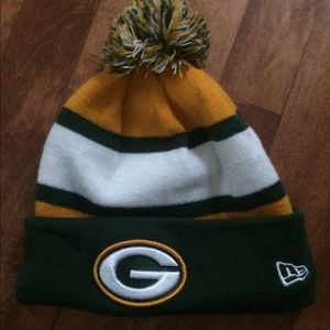 EUC Packers NFL Beanie - Youth